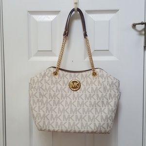 Michael Kors Vanilla purse
